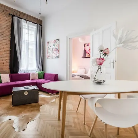 Апартаменты City Center Deluxe *